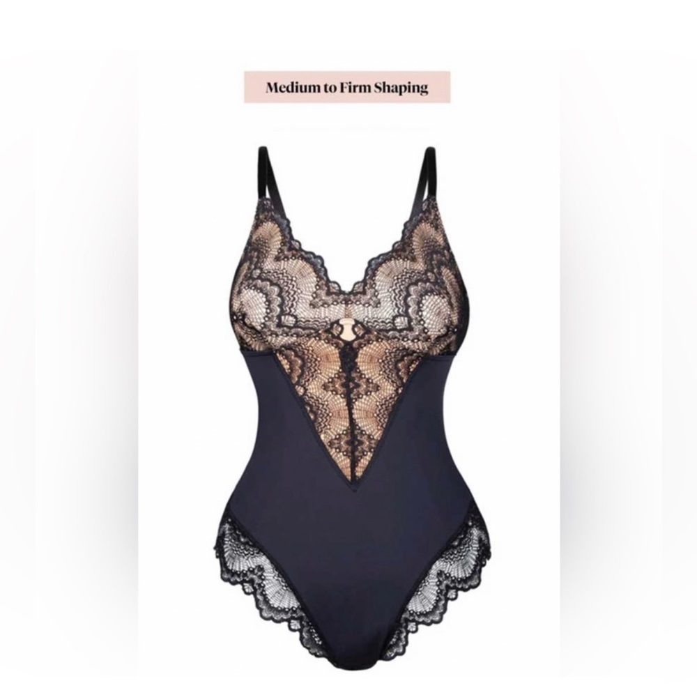 Pinsy Shapewear in black & nude, size XL.
Brand new.
